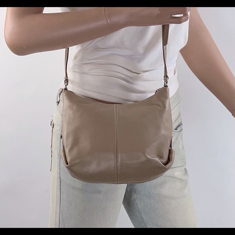 NWT Coach Ashley Leather Swing pack. - Picture 2 of 4